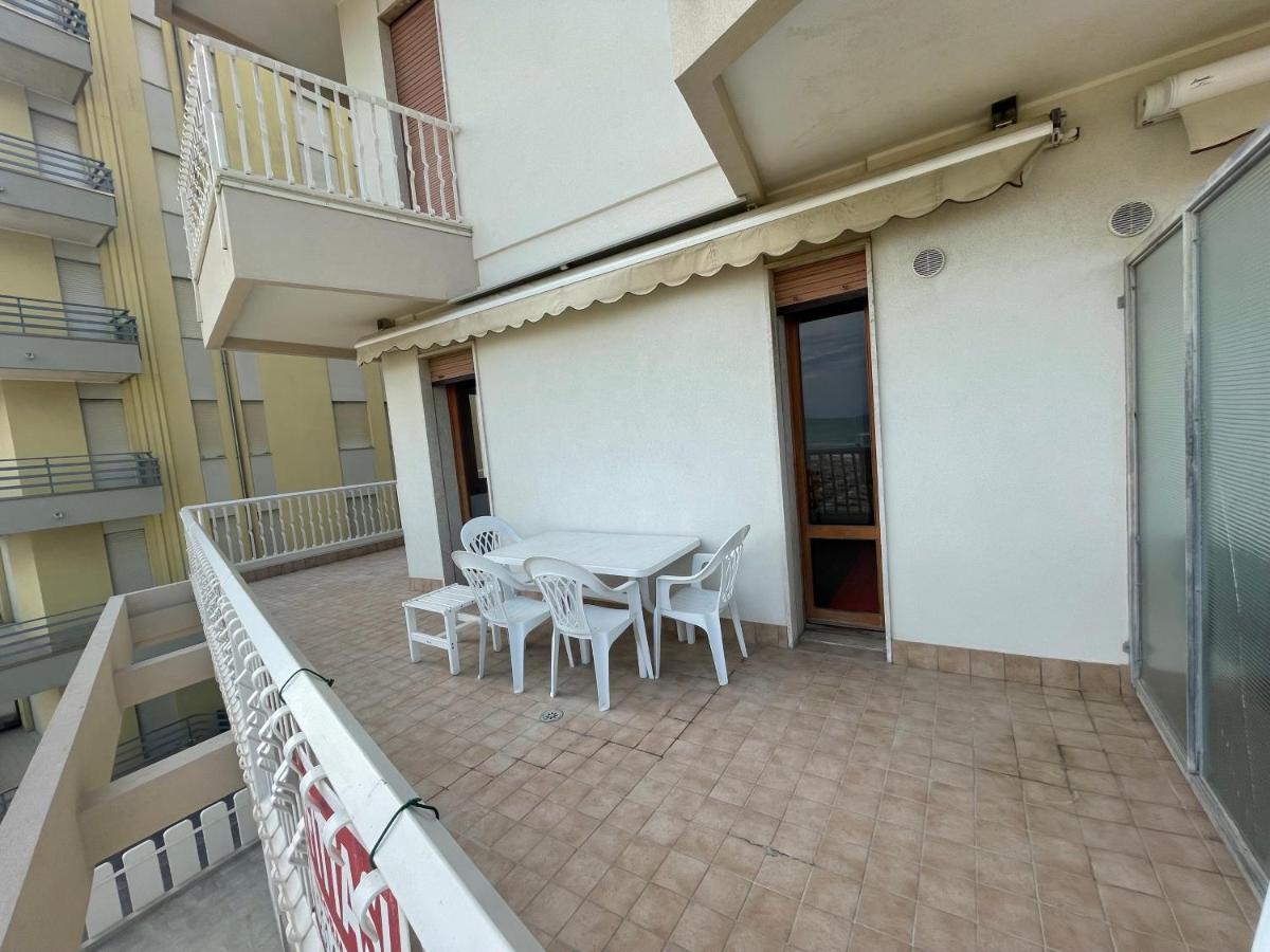 Fronte Mare-Residence Union 9 Лидо-ди-Езоло Экстерьер фото